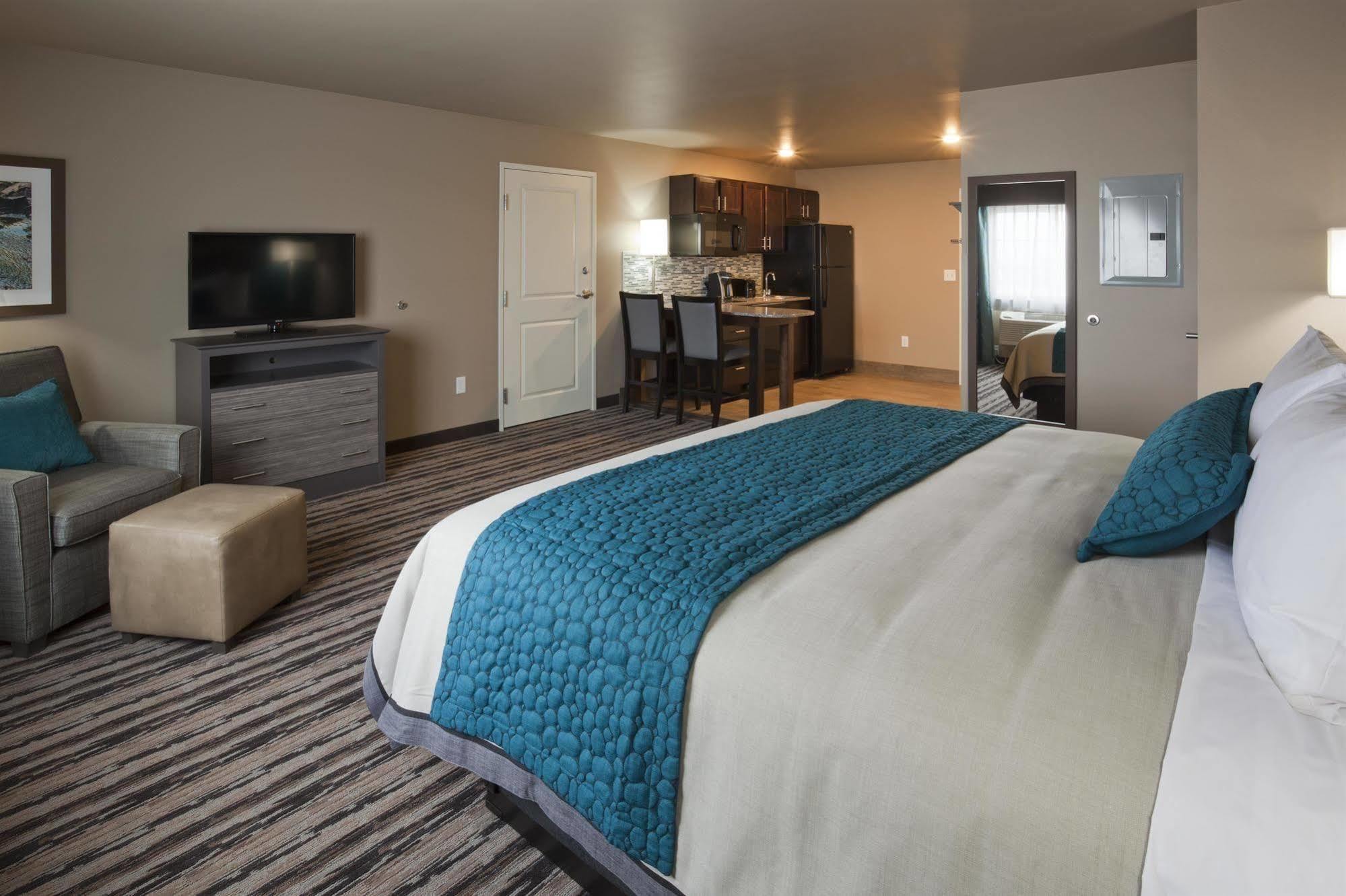 Grandstay Hotel & Suites Valley City Экстерьер фото