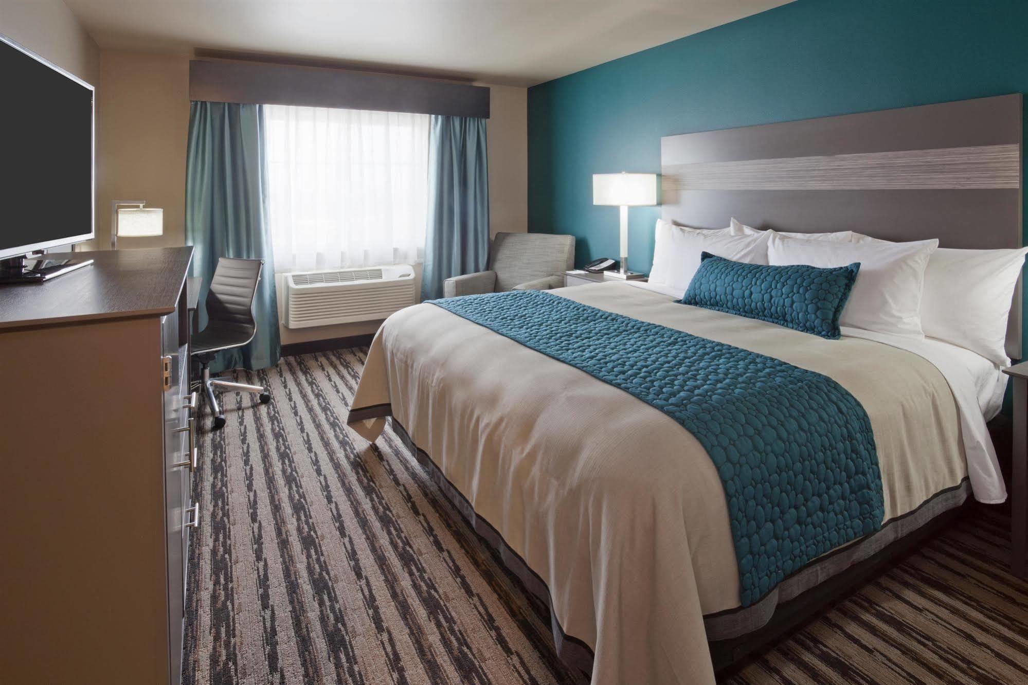 Grandstay Hotel & Suites Valley City Экстерьер фото