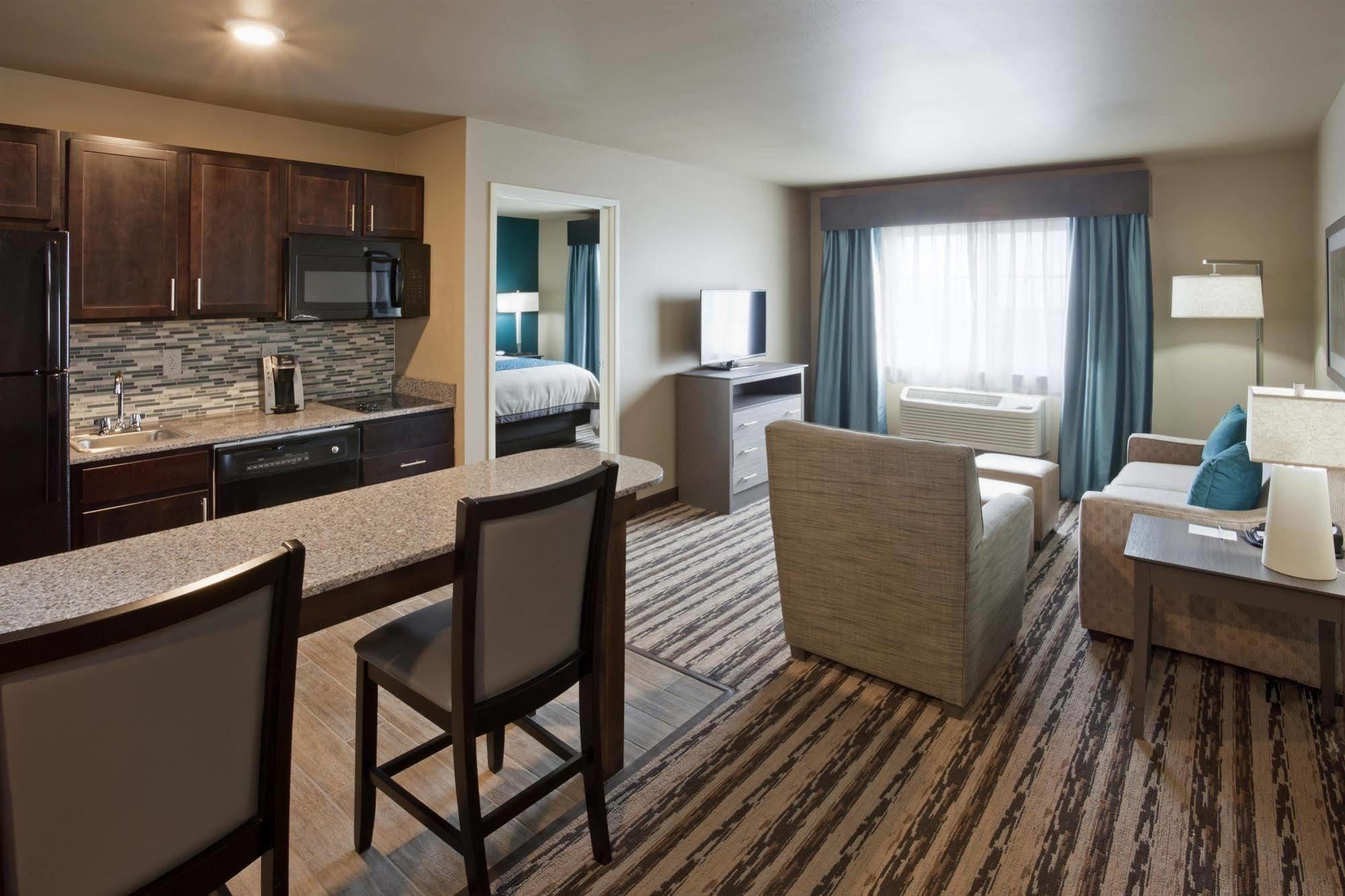 Grandstay Hotel & Suites Valley City Экстерьер фото