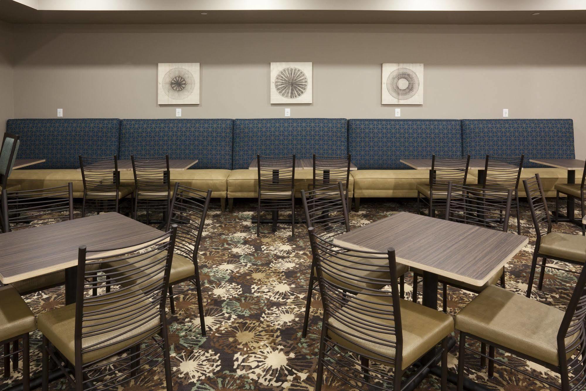 Grandstay Hotel & Suites Valley City Экстерьер фото
